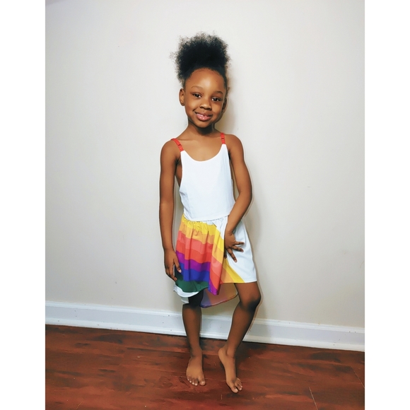 Ella - Picture 2 of 5